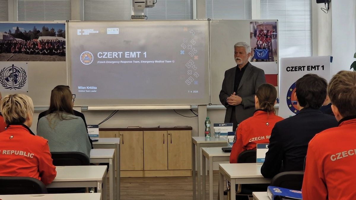 Zachraňuje životy při přírodních katastrofách ve světě, humanitární tým navštívil prezident Pavel